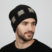 Load image into Gallery viewer, loom knit hat pattern loomahat copyright 41 peg loom