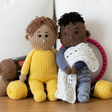 Load image into Gallery viewer, Loom Knitted Dolls Pattern 41 pegs with Video Tutorial Copyright Loomahat
