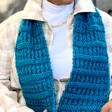 Load image into Gallery viewer, Loom Knit Headband Earwarmer Scarf Rib and Purl Pattern on a 41 Peg Round loom by  denise canela fromLoomahat