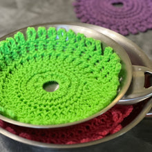 Load image into Gallery viewer, Loom Knit Pot Protector Liner  Dollies Coaster Dish Wash cloth Pattern on 24 31 36 41 peg Round Loom Copyright Loomahat