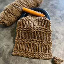 Load image into Gallery viewer, Loom Knit Single Rib and Garter Stitch Pattern copyright Loomahat