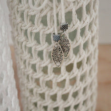 Load image into Gallery viewer, Mesh Wine Bottle Sleeve Cover Cozy Pattern