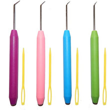 Load image into Gallery viewer, Loom Hook and Needles Set Includes 1 Hook and 2 Blunt Large Eyed Yarn Needles