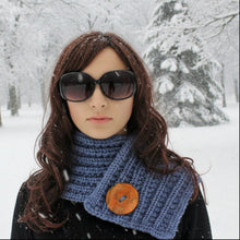 Load image into Gallery viewer, Farrow stitch loom knit scarf by Loomahat