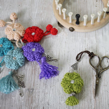 Load image into Gallery viewer, Scissor Fob / Key Chain Pattern