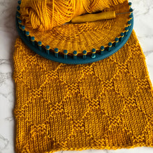 Load image into Gallery viewer, Loom Knit Stitch Diamond Block Copyright Loomahat