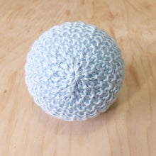 Load image into Gallery viewer, Newborn Baby Hat Seed Stitch Pattern