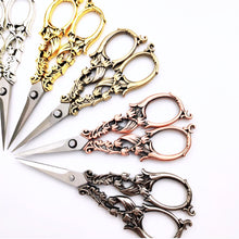 Load image into Gallery viewer, Tulip Floral Scissors