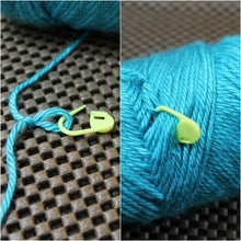 Load image into Gallery viewer, 120 Locking Stitch Markers in Plastic Case