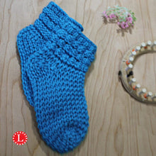 Load image into Gallery viewer, Slipper Socks with Bubbles Pattern