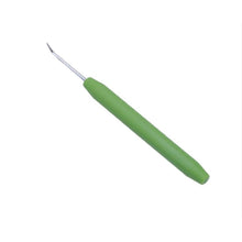 Load image into Gallery viewer, Set Includes 3 Hooks and 6 Blunt Large Eyed Yarn Needles