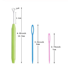 Load image into Gallery viewer, Set Includes 3 Hooks and 6 Blunt Large Eyed Yarn Needles