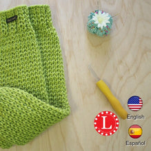 Load image into Gallery viewer, Loom Knit Tube Socks Pattern Copyright Loomahat 
