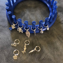 Load image into Gallery viewer, 12 Metal Ring Stitch Markers for Knitting Looms