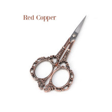 Load image into Gallery viewer, Vintage Style Floral Handle Sewing Scissors