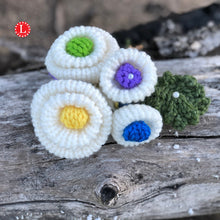 Load image into Gallery viewer, Button Flowers and Leaf Pattern