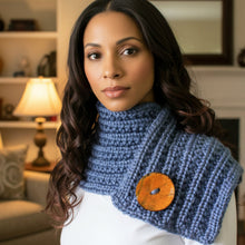 Load image into Gallery viewer, Loom Knit Farrow Stitch Scarf Copyright Loomahat 41 Peg Round Loom