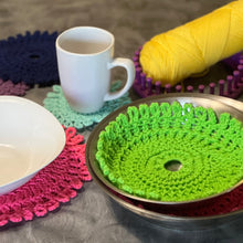 Load image into Gallery viewer, Loom Knit Pot Protector Liner Coaster Dish Wash cloth Pattern on 24 31 36 41 peg Round Loom Copyright Loomahat
