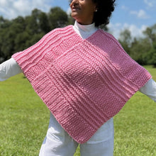 Load image into Gallery viewer, Loom Knit Seed Stitch Poncho on 41 peg Loomahat
