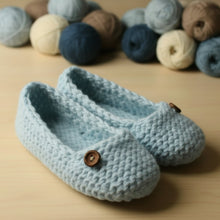Load image into Gallery viewer, Loom knit slipper socks pattern loomahat
