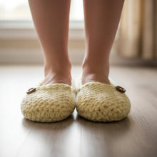 Load image into Gallery viewer, Loom knit slipper socks pattern
