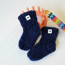 Load image into Gallery viewer, Loom knit baby Socks Pattern
