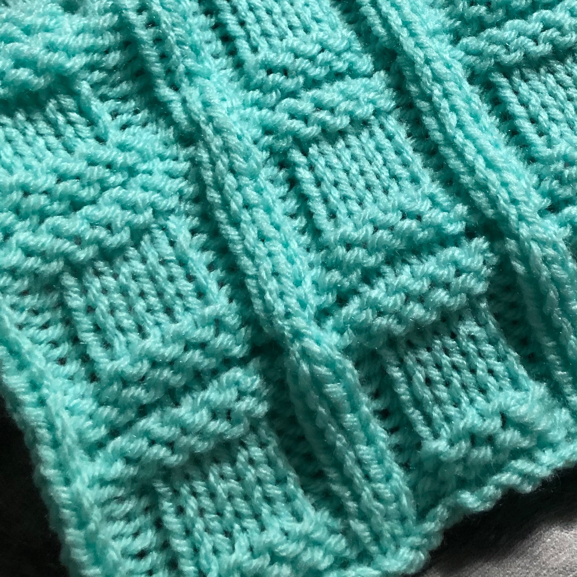 Loom Knit Button in a Square Stitch Pattern with Video – Loomahat.Store