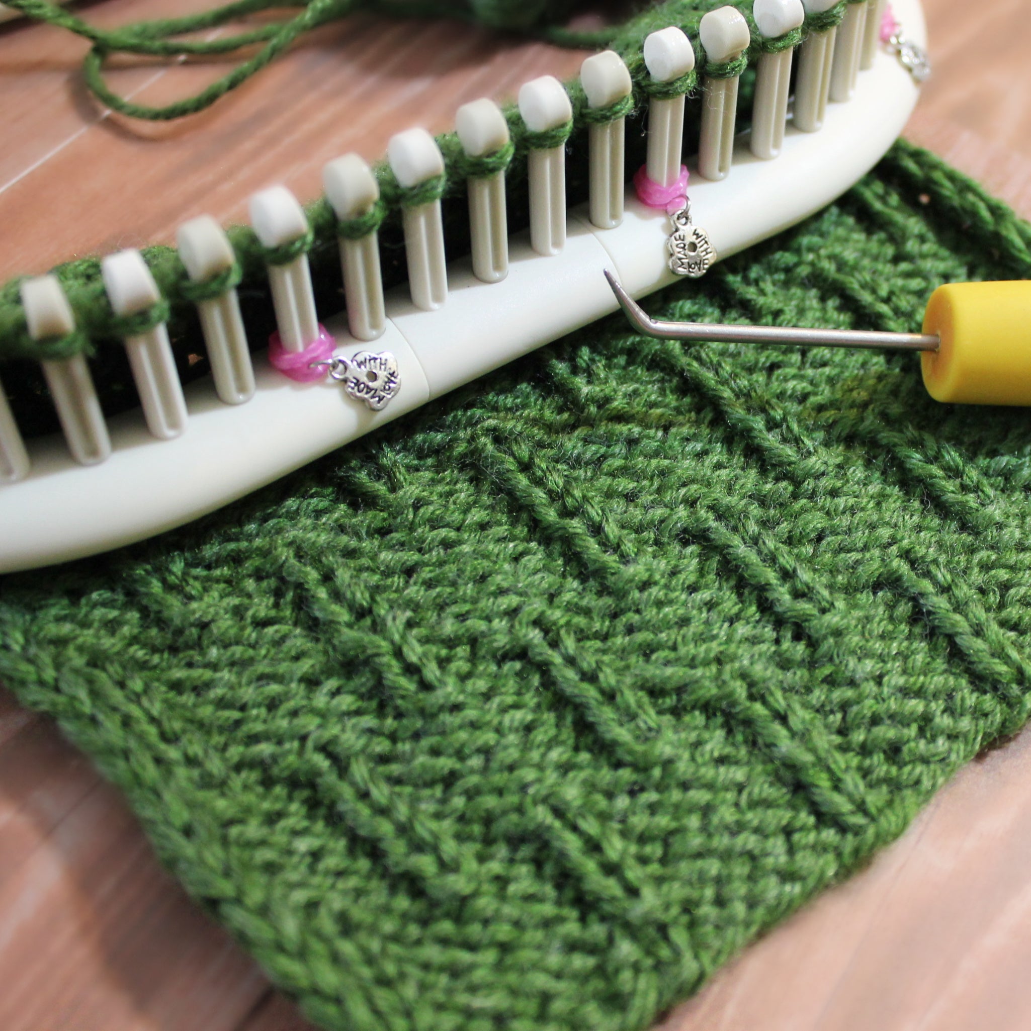 LOOM KNITTING Stitch Patterns - The Caterpillar on Any Loom Round