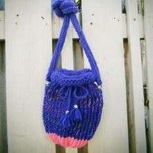 Load image into Gallery viewer, Loom Knit Purse Easy Beginner Pattern made with 31 Peg Copyright Loomahat
