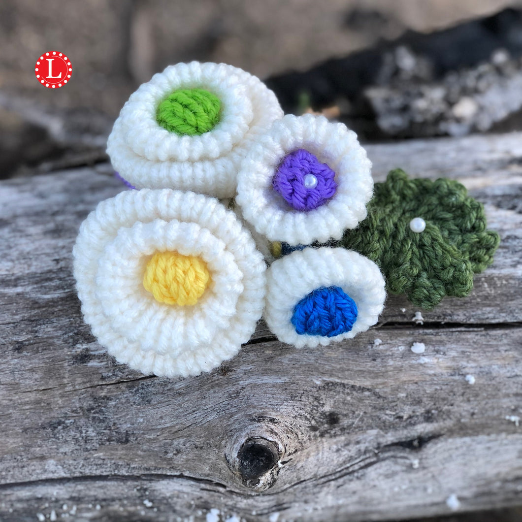 Button Flowers and Leaf Pattern